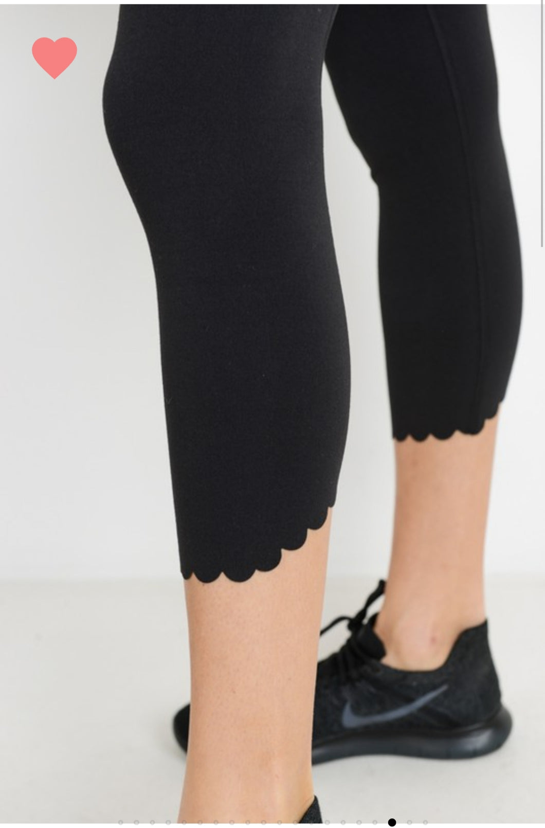 Black Scallop Capris